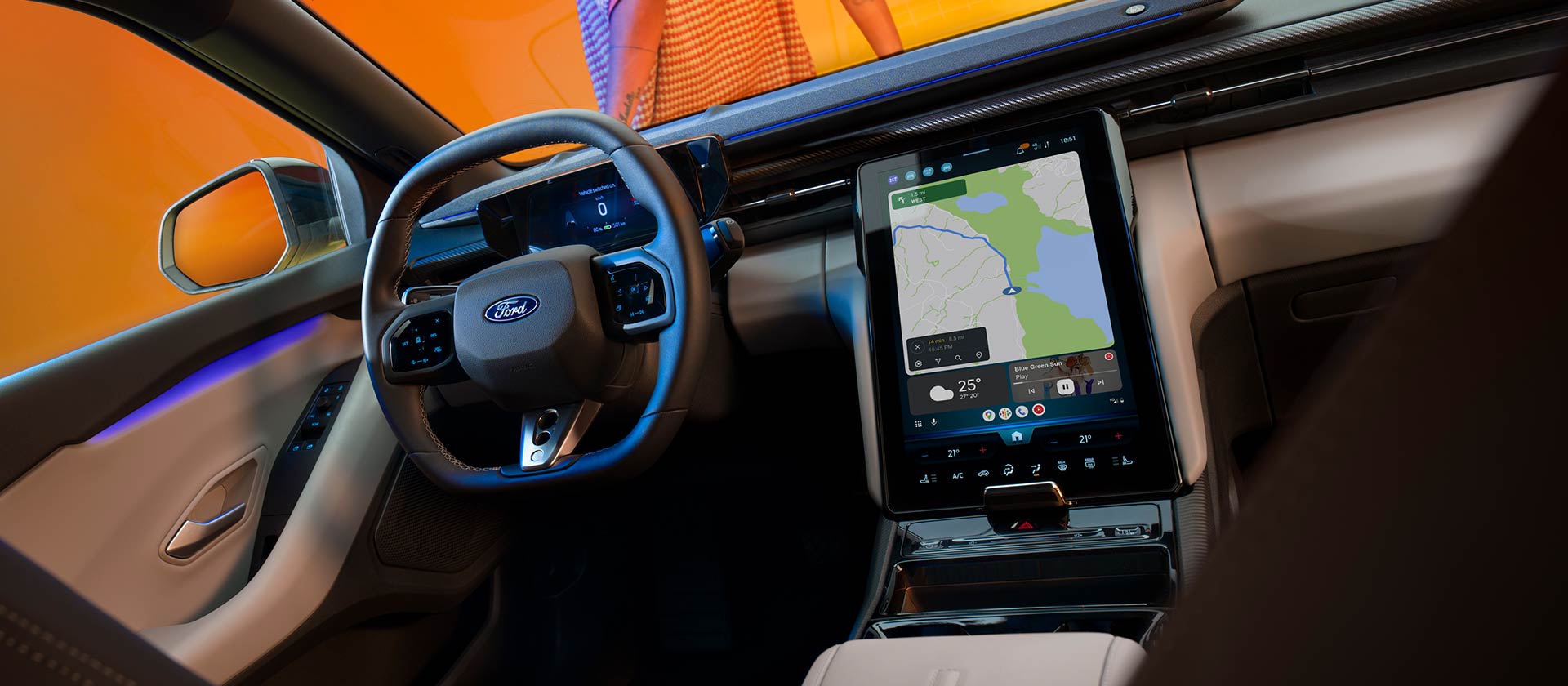 The new electric Ford Capri® interior, large touchscreen and Cloud-connected satellite navigation system.